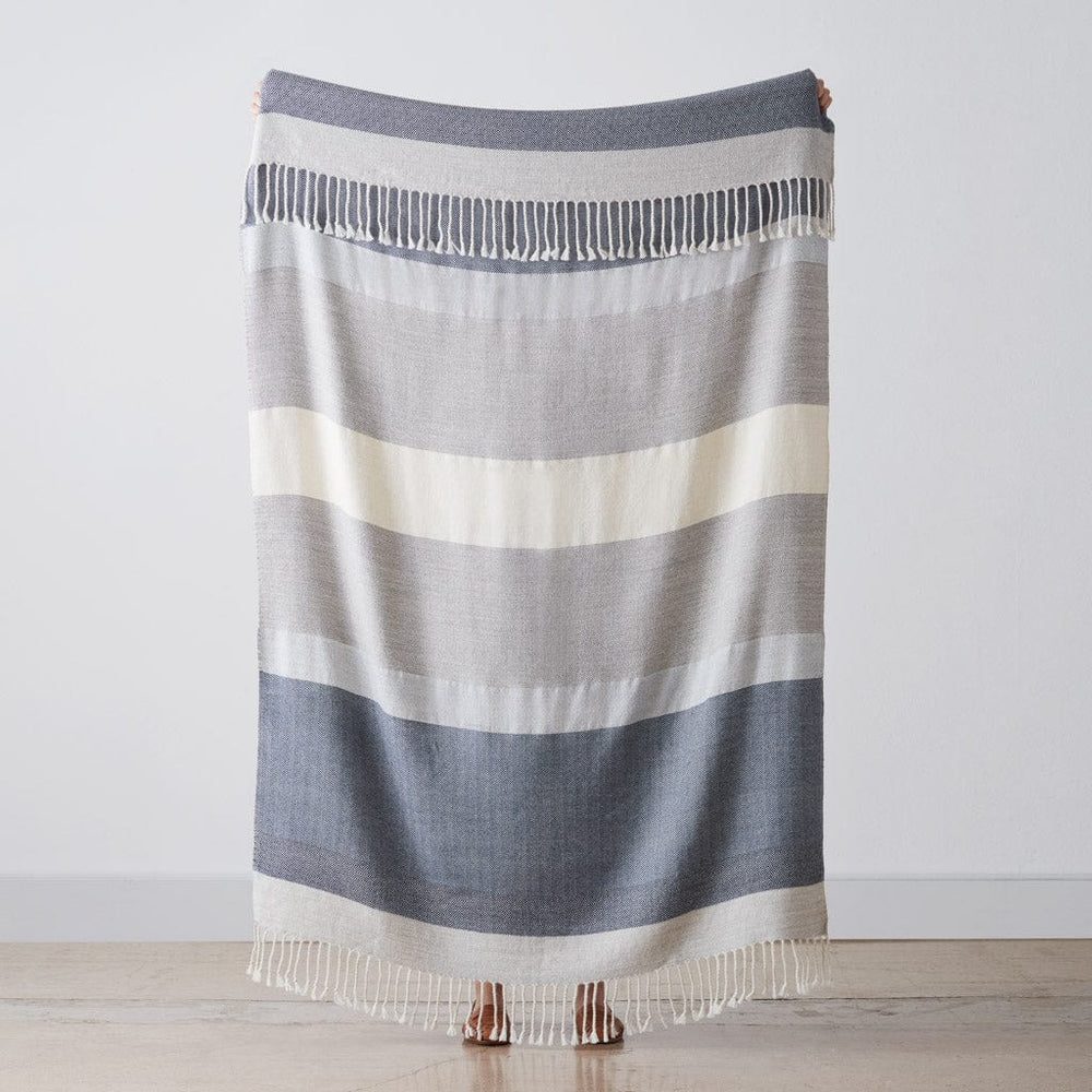 CASCADA ALPACA THROW Handwoven in Peru