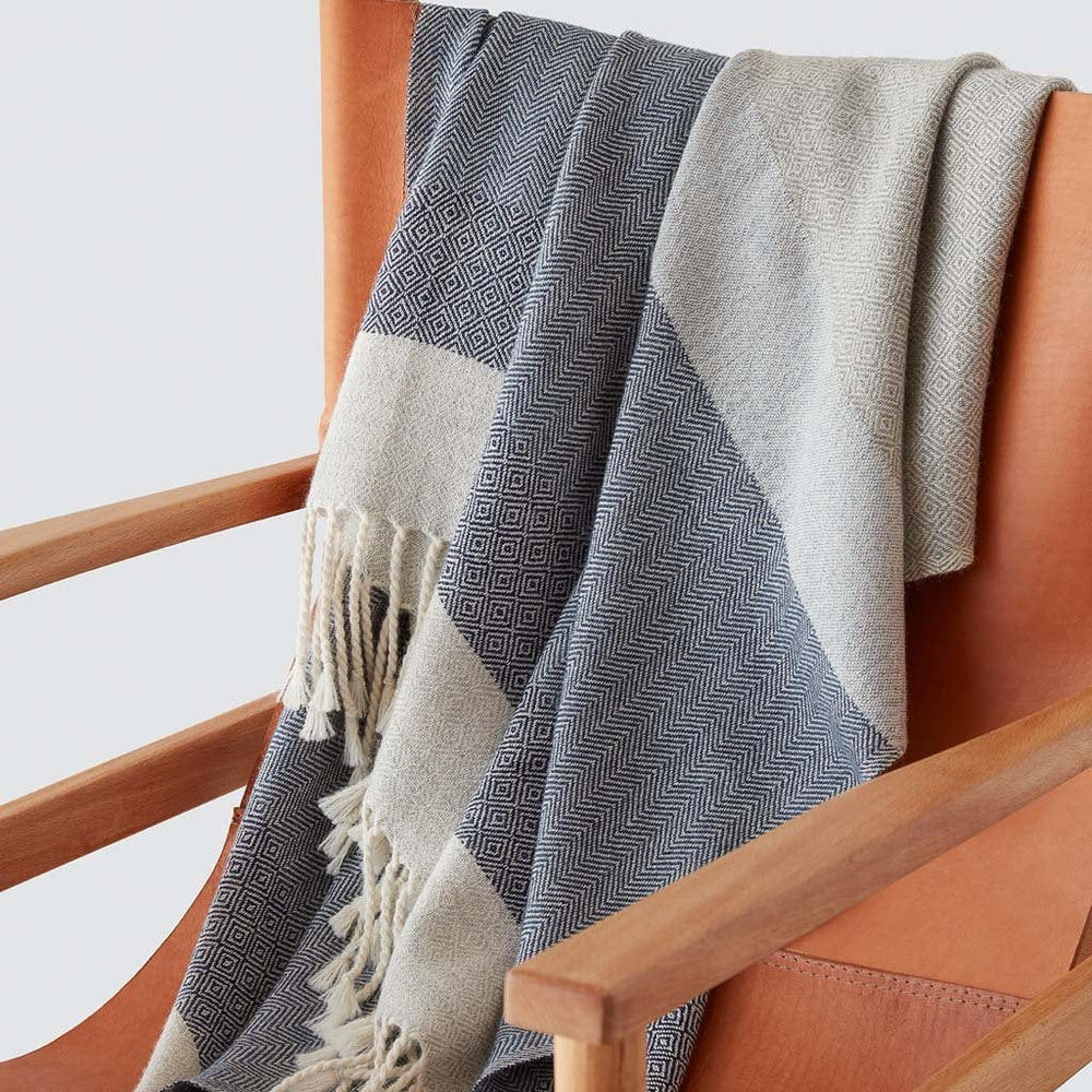 CASCADA ALPACA THROW Handwoven in Peru